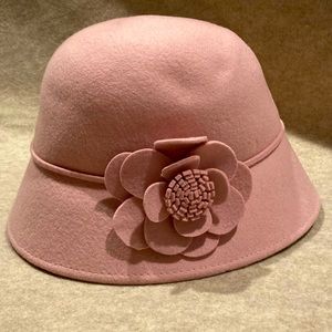 Cute Wool Flower Winter Hat